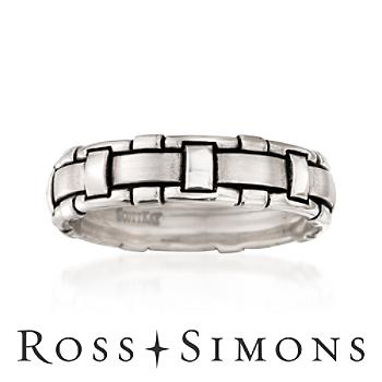 This 6mm men's wedding ring is a contemporary interpretation of a 