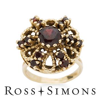 C. 1970 Vintage 2.20ct t.w. Garnet Cluster Floral Ring In Gold. Size 6 vintage garnet ring