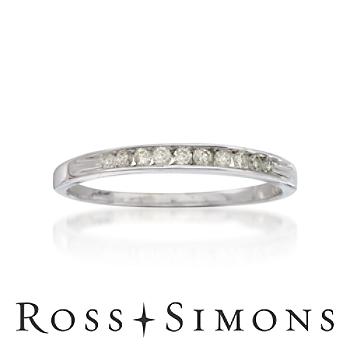 C. 1990 Vintage .15ct t.w. Diamond Wedding Ring In Gold. Size 6.75