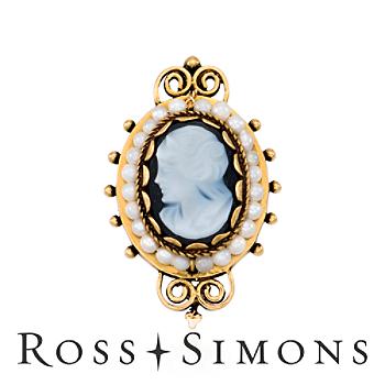 C. 1960 Vintage 1.7mm Cultured Pearl, Agate Cameo Pin Pendant In Gold