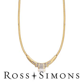 C. 1980 Vintage 4.10ct t.w. Diamond Omega Necklace In Gold. 16.5