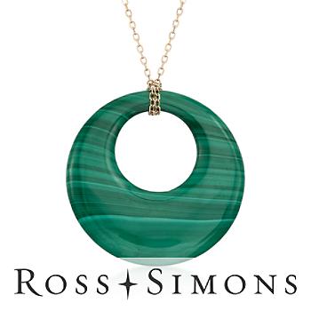 Green Malachite Pendant Necklace In 14kt Yellow Gold. 20