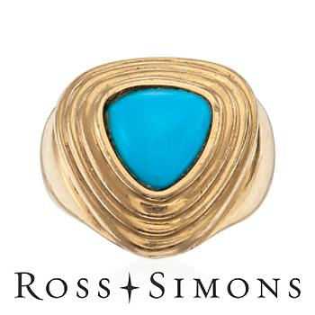 C. 1980 Turquoise Ring in 18kt Yellow Gold. Size 7 vintage turquoise jewelry
