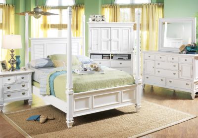 Belmar White Poster 7 Pc King Bedroom