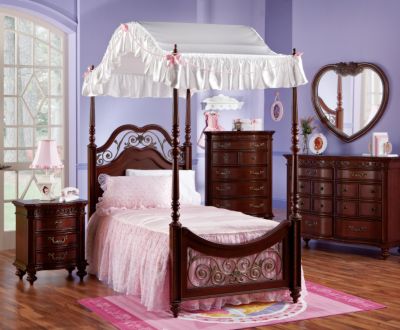 Disney Princess Cherry 5 Pc Twin Canopy Bedroom Plus XBOX Game System