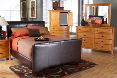 Santa Cruz Faux Leather 5 Pc Queen Bedroom