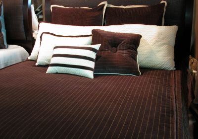 Lounge 8 Pc Queen Linens Set
