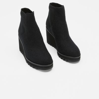 platform trainer boots